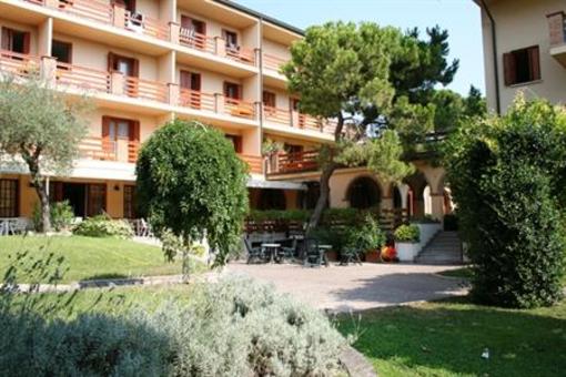фото отеля Albergo Capanna d'Oro