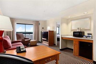 фото отеля Hilton Garden Inn Oakbrook Terrace