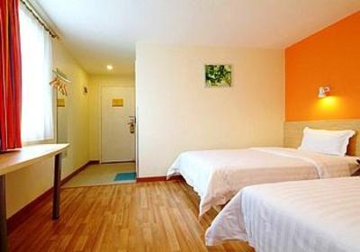 фото отеля 7Days Inn Wuhan Plaza Erdian
