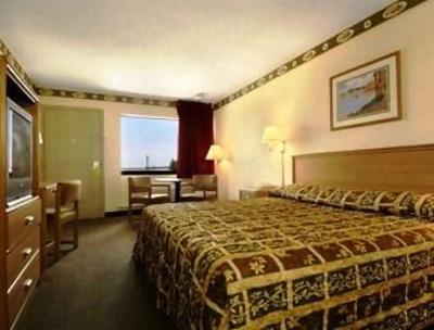 фото отеля Super 8 Motel Heth
