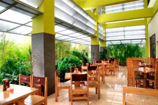 фото отеля Isola Resort Bandung