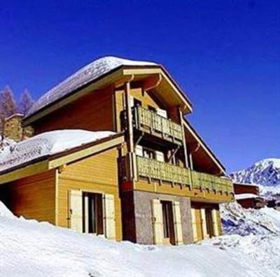 фото отеля Madame Vacances Les Chalets d'Isola