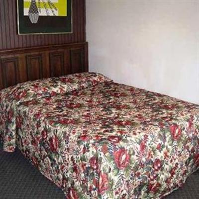 фото отеля Villager Inn And Suites