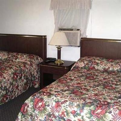 фото отеля Villager Inn And Suites