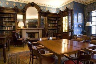 фото отеля The Royal Scots Club