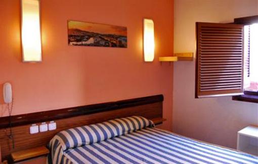 фото отеля Hostal Radio Barcelona
