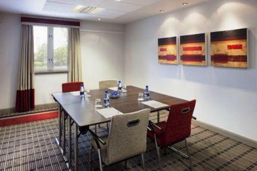 фото отеля Holiday Inn Express London Dartford