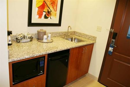 фото отеля Hampton Inn & Suites Lancaster