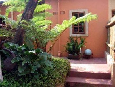фото отеля Dinkwe Guest House