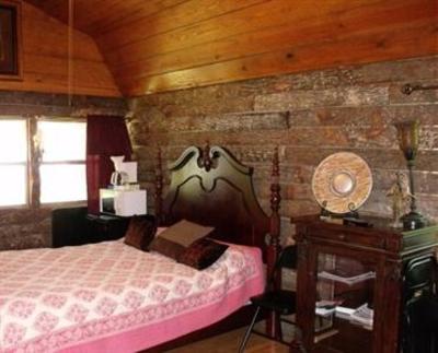 фото отеля Diamond John's Riverside Retreat