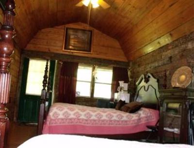 фото отеля Diamond John's Riverside Retreat