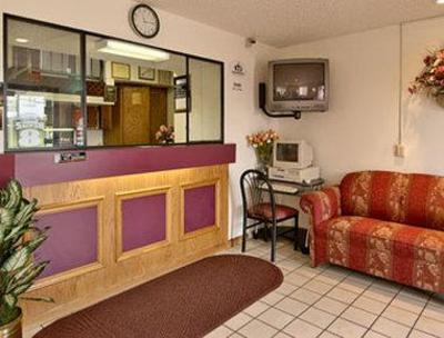 фото отеля Super 8 Motel Waynesboro
