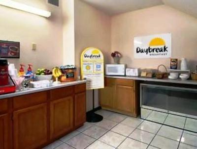 фото отеля Days Inn Warrensburg