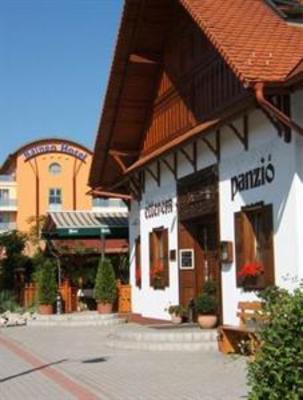 фото отеля Rozsa Etterem Panzio