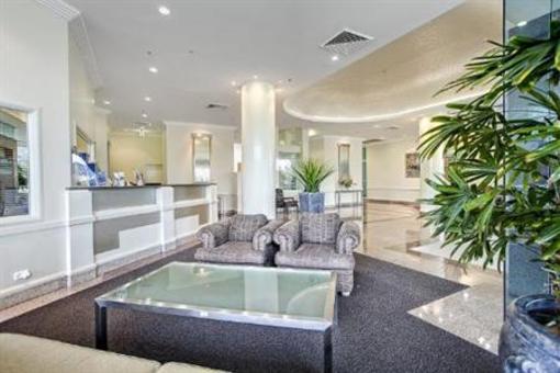фото отеля Mint Broadbeach - Carmel by the Sea