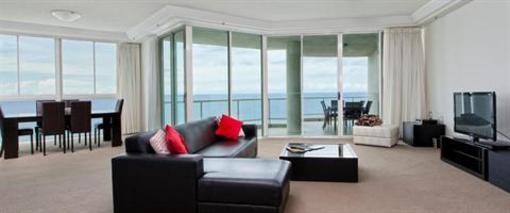 фото отеля Mint Broadbeach - Carmel by the Sea