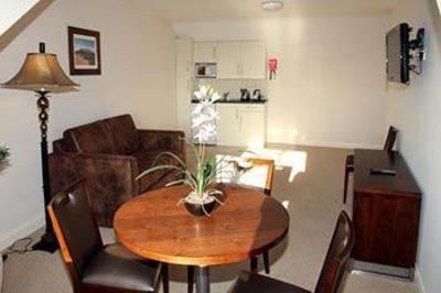 фото отеля Strandhill Lodge and Suites Hotel
