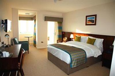 фото отеля Strandhill Lodge and Suites Hotel