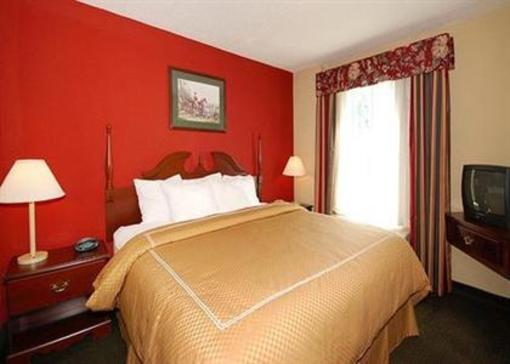 фото отеля Comfort Suites Airport Charlotte