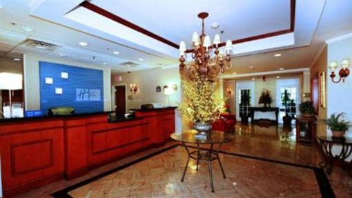 фото отеля Holiday Inn Express Walterboro