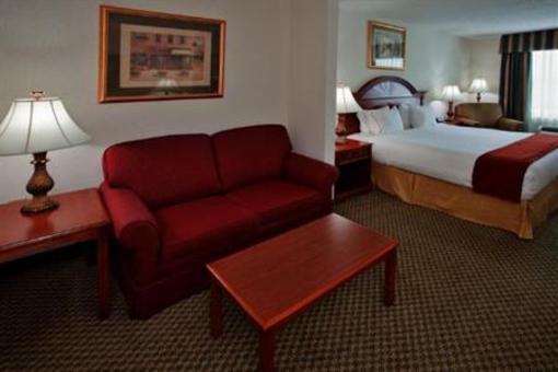 фото отеля Holiday Inn Express Walterboro