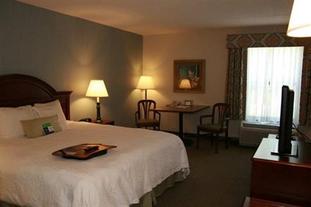 фото отеля Hampton Inn Clarks Summit