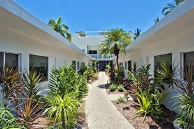 фото отеля Palm Cove Beach Sarayi Hotel Cairns