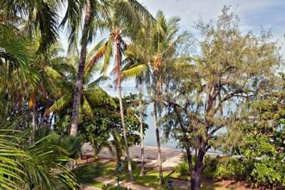 фото отеля Palm Cove Beach Sarayi Hotel Cairns