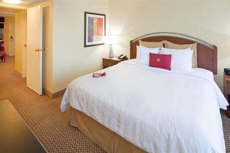 фото отеля Crowne Plaza Suites Arlington