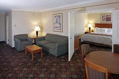 фото отеля DoubleTree Hotel Madison