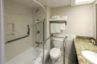фото отеля DoubleTree Hotel Madison