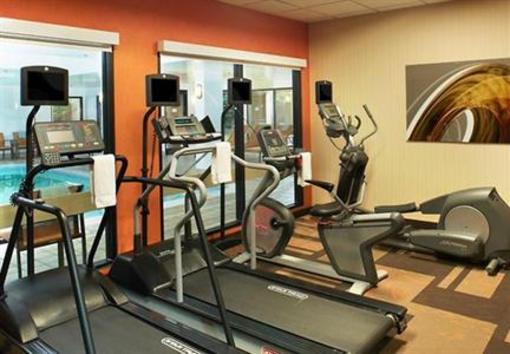 фото отеля Courtyard by Marriott Cleveland Airport/North