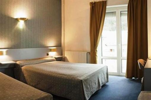 фото отеля Hotel Des Pyrenees