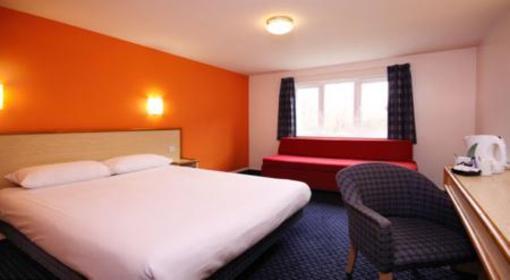 фото отеля Travelodge Newcastle Whitemare Pool