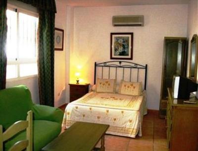 фото отеля Apartamentos La Fonda