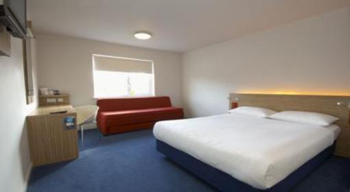 фото отеля Travelodge Wakefield Hotel
