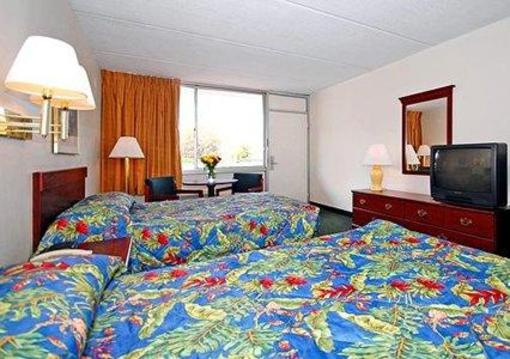 фото отеля Econo Lodge North Tallahassee