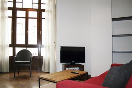 фото отеля Apartamentos Turisticos Sagasta Logrono