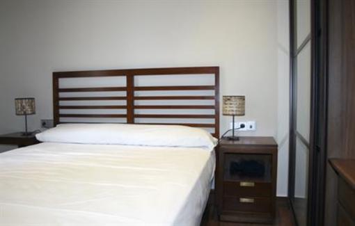 фото отеля Apartamentos Turisticos Sagasta Logrono