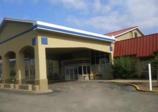 фото отеля Econo Lodge Inn & Suites Wheeling East Triadelphia