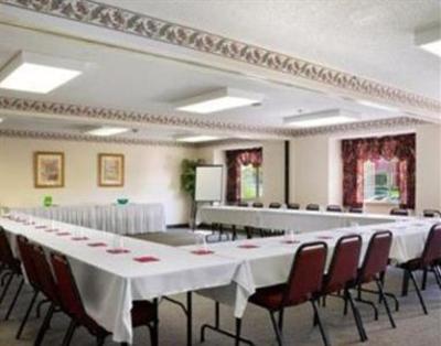 фото отеля Microtel Inn And Suites Streetsboro