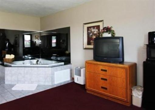фото отеля Econo Lodge Inn & Suites Dubuque