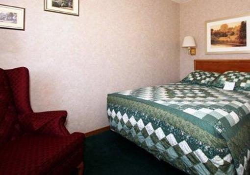 фото отеля Econo Lodge Inn & Suites Dubuque