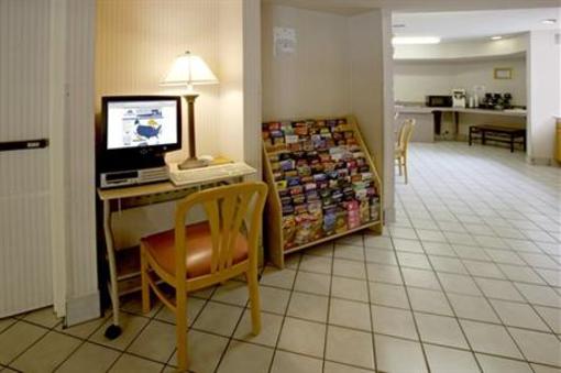 фото отеля America's Best Value Inn Addison (Texas)