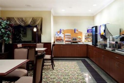 фото отеля Holiday Inn Express Hotel & Suites Lake Charles