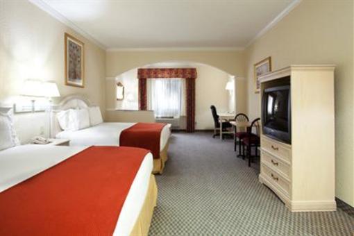 фото отеля Holiday Inn Express Hotel & Suites Lake Charles