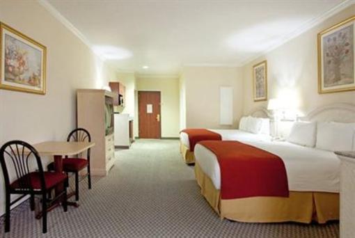 фото отеля Holiday Inn Express Hotel & Suites Lake Charles