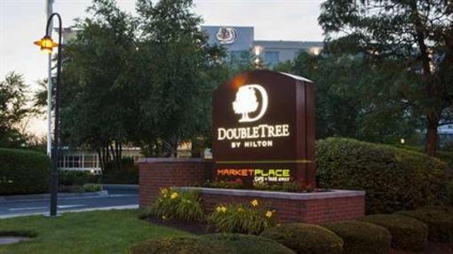 фото отеля DoubleTree Club by Hilton Hotel Boston Bayside