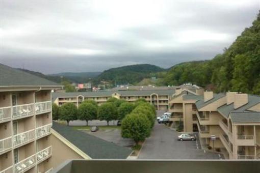 фото отеля Comfort Inn & Suites at Dollywood Lane