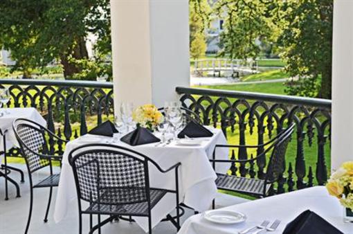 фото отеля Nottoway Resort White Castle